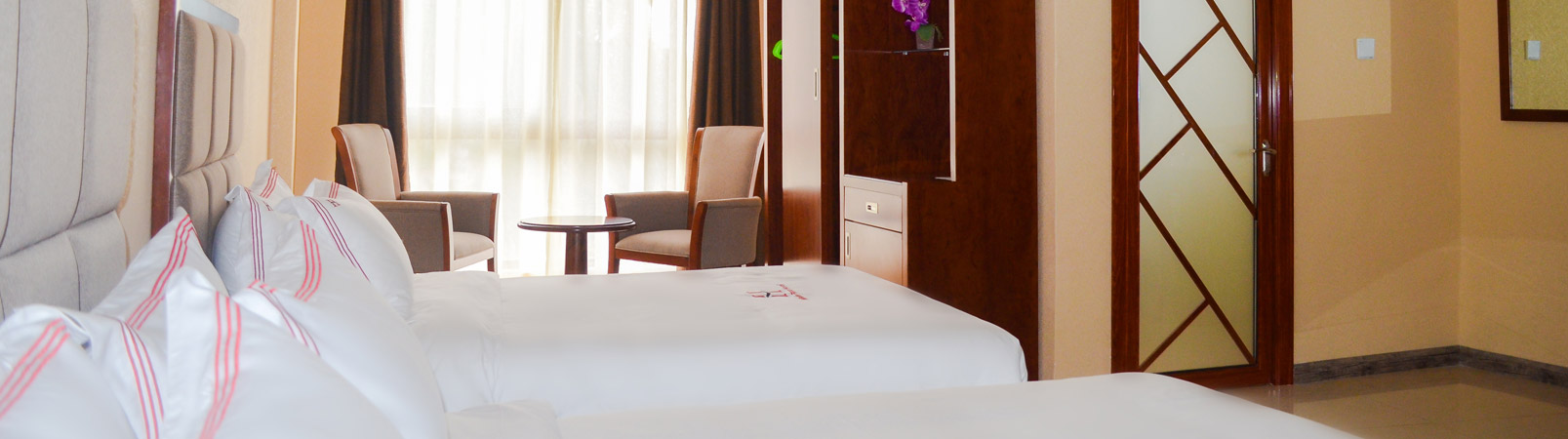 The roooms at Hillside Plaza Hotel